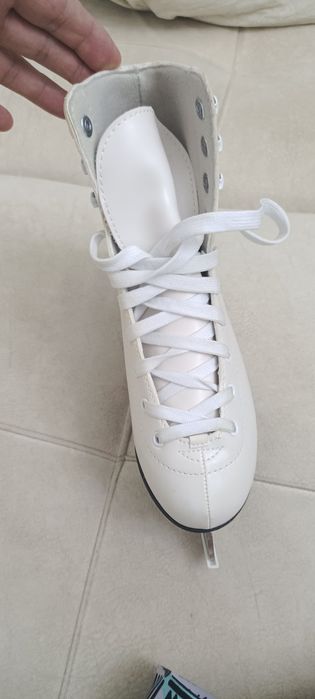 Продаётся коньки