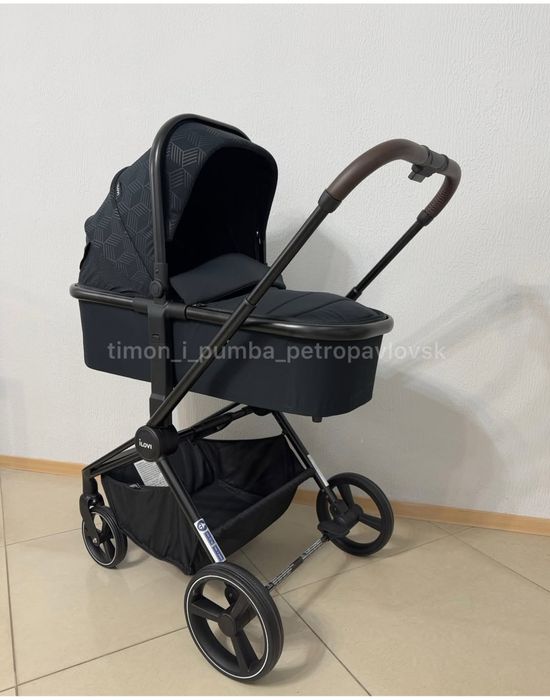 Продам коляску  2 в 1