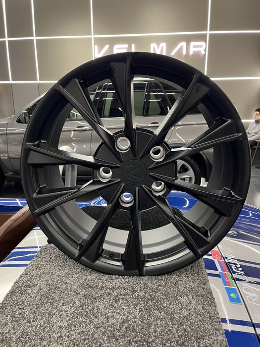 Кованые диски R20 на Lexus LX570