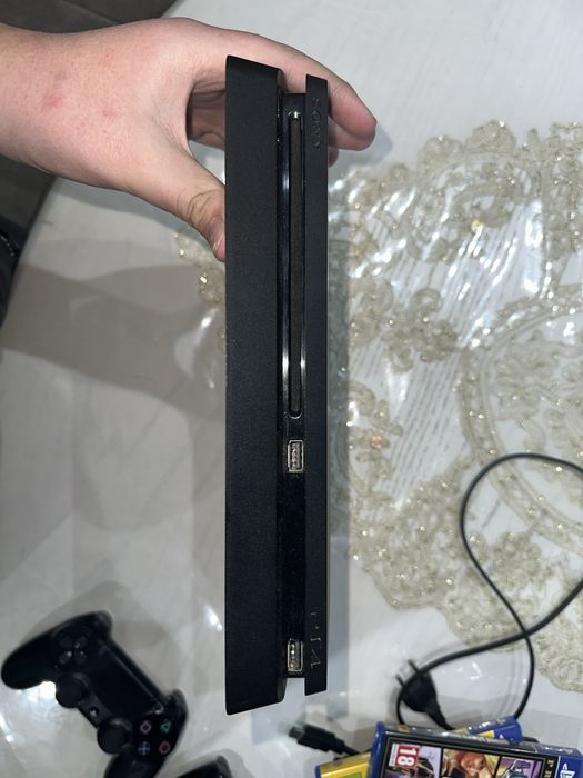 PlayStation 4 slim 500 gb