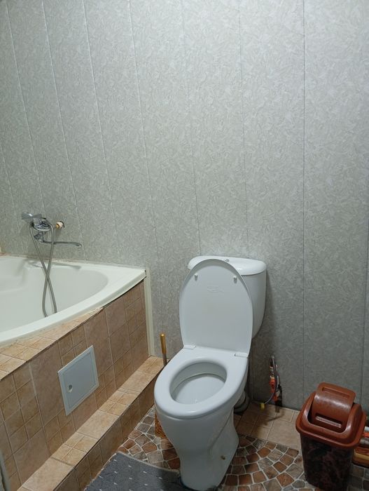 uy sotiladi 4 honadan iborat 1chi qavat