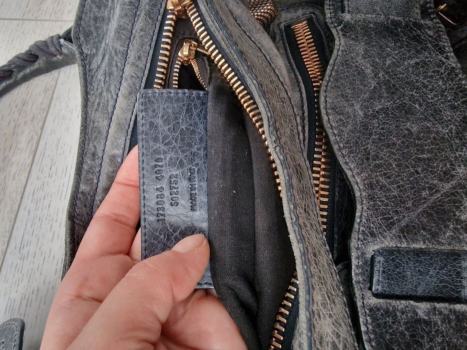 Vând geantă Balenciaga