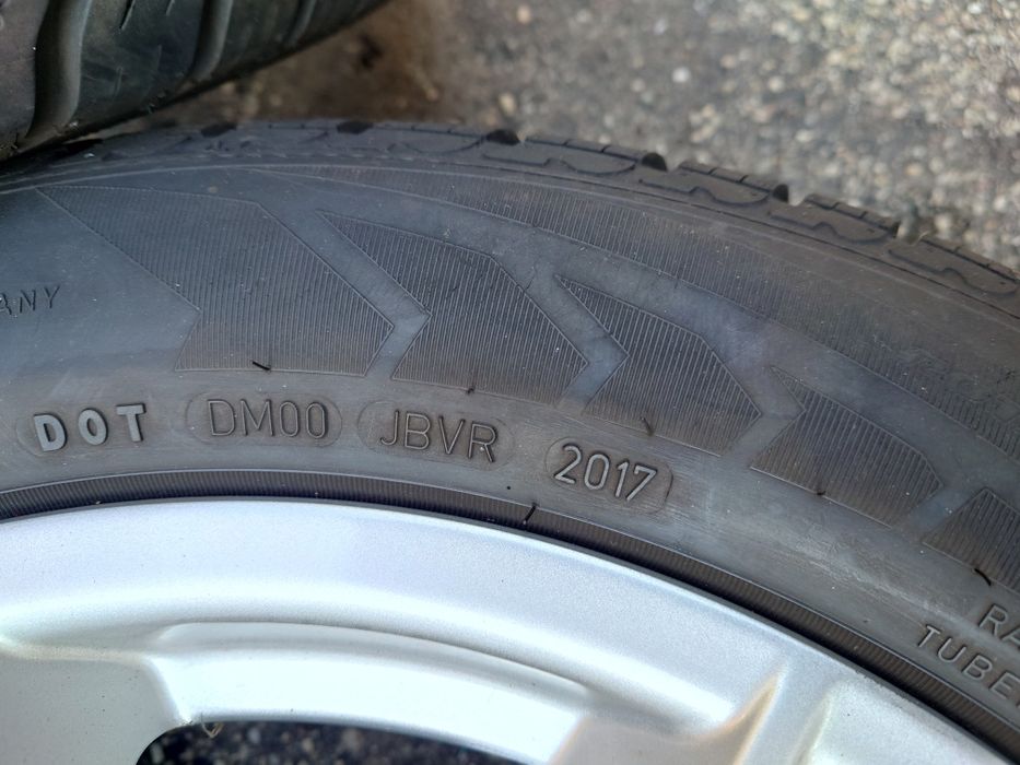 Vând jante originale cu cauciucuri iarna BMW G30 seria 5,225/55/17