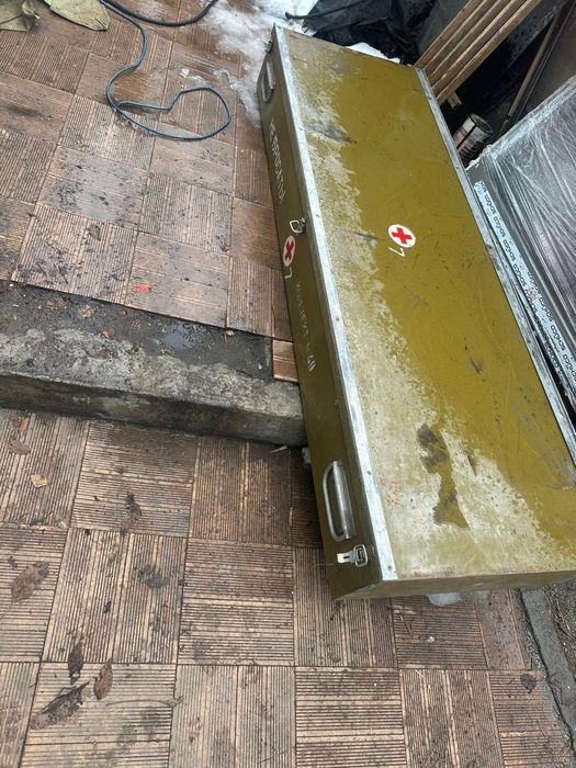 Продам медицинский ящик