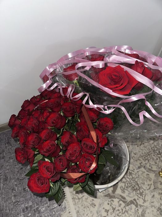 Цветы, роза сатылады