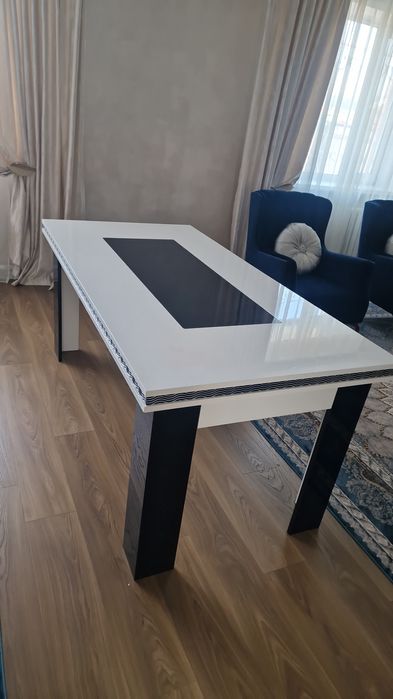 Стол на 8 персон