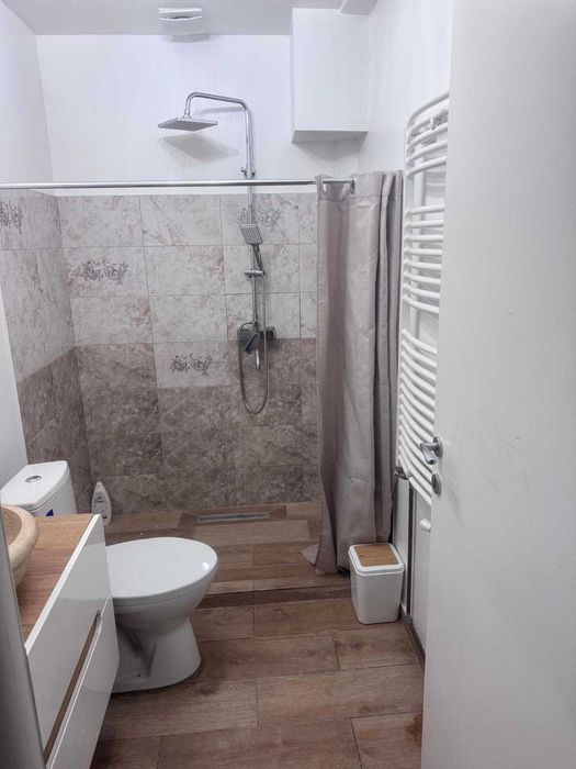 Inchiriez vila 6 camere One Cotroceni, pozitie excelenta -Particular
