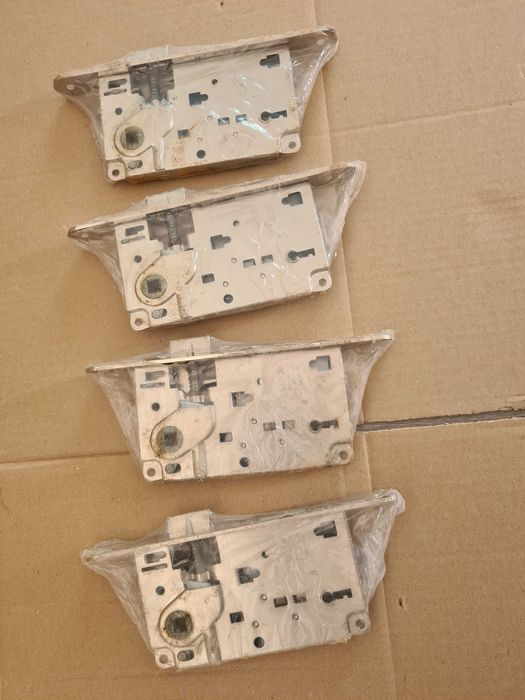 Broasca simpla pentru usi de interior din lemn