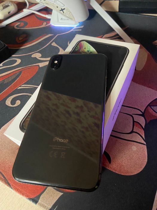 Продам IPhone XS Max (256gb)