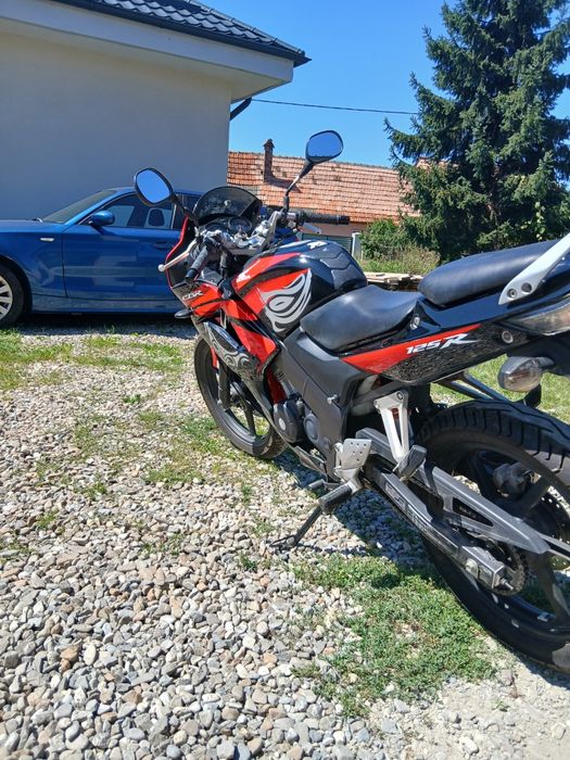 Vănd Honda cbr 125 r