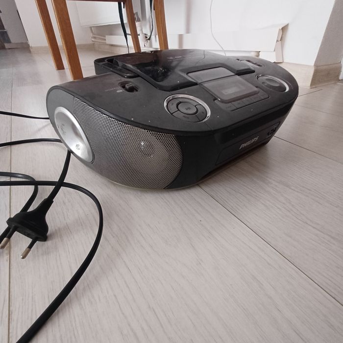 Vând radio CD soundmachine AZ 1834