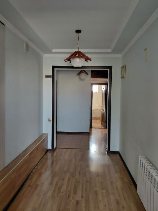 Продаётся 2-х комнатная квартира в центре Кибрая