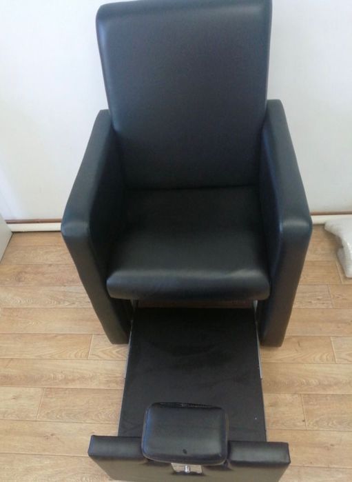 Продам педикюрный кресло