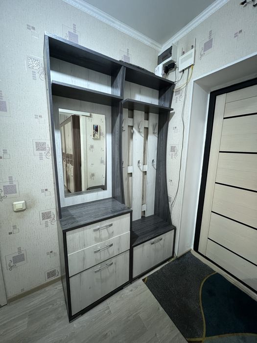 Продам прихожую.