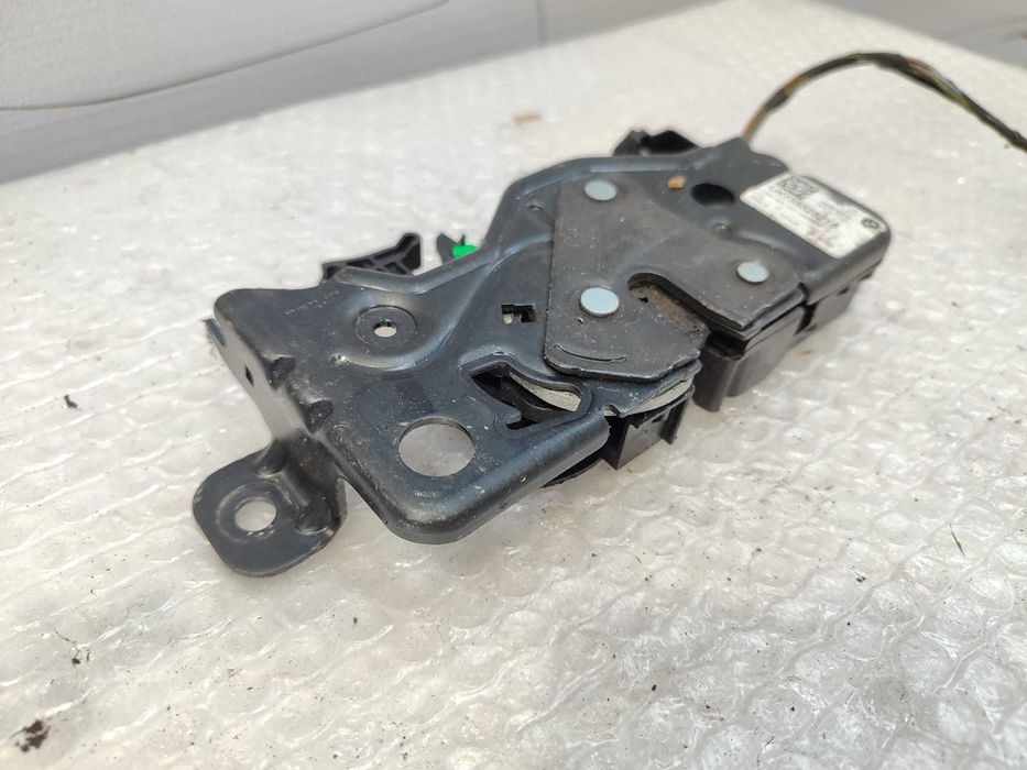Încuietoare Haion Portbagaj Bmw 1 Series F40 2019–2023 / Cod Oem 51247383282 (5D2)