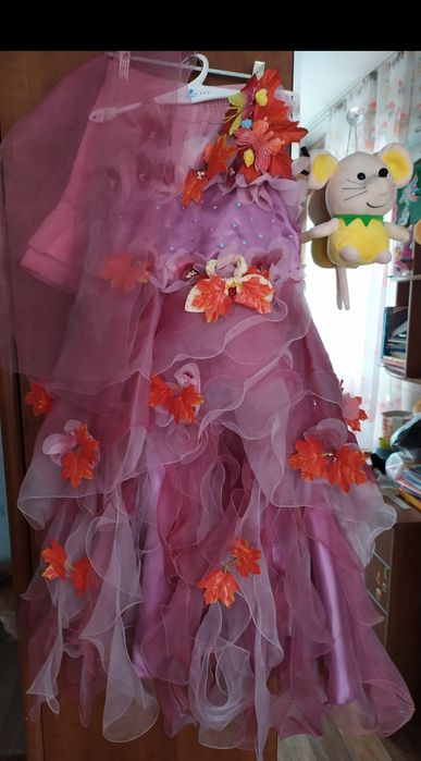 Шикарное праздничное платье для девочки от 3,5-до 7лет.