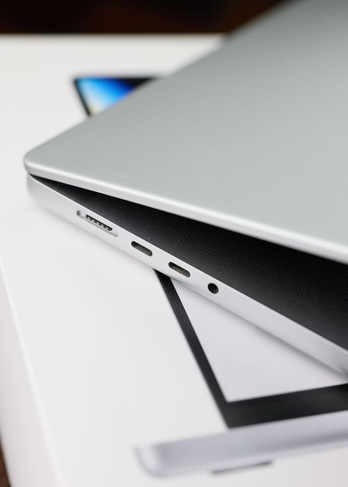 Macbook PRO 16'' M1, 16GB RAM, 1TB SSD