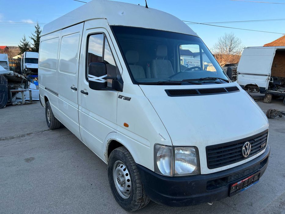 Dezmembrez PIESE Volkswagen LT 28,35,46 motor 2.8 TDI de MAN 131 cp ATA 2001 cu POMPA INJECTIE