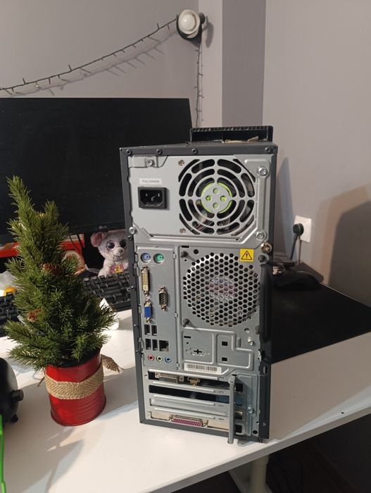 Настолен Компютър