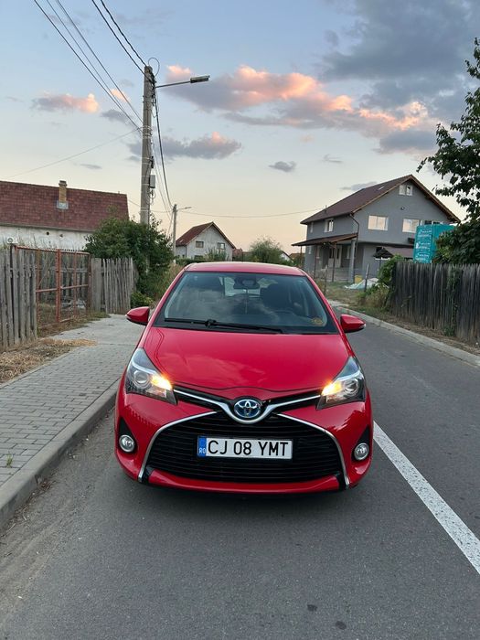 Toyota Yaris Hybrid 2016