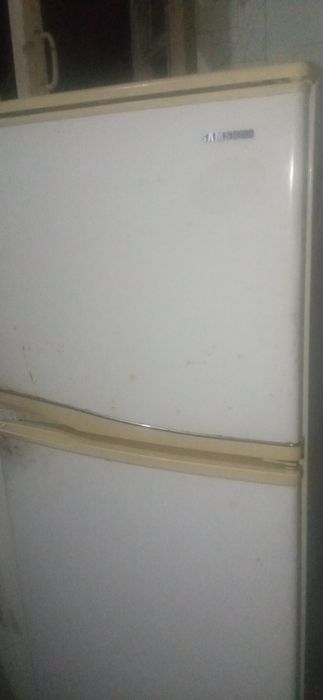 Xolodilnik Samsung sotiladi.