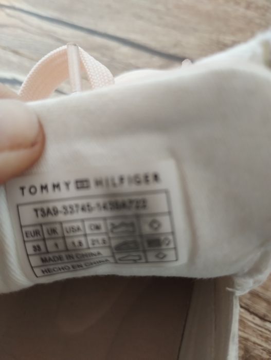 Adidași Tommy Hilfiger