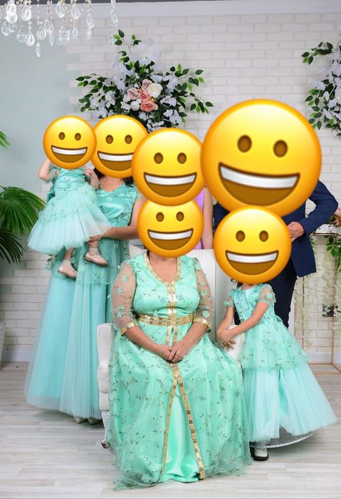 Продам семейный платье 4шт