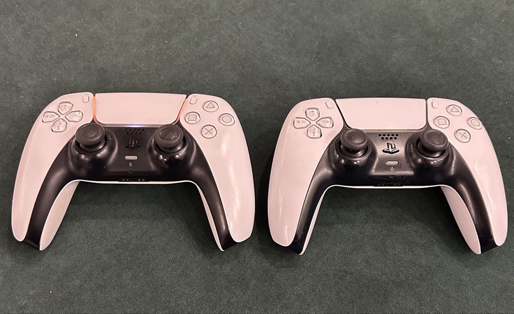 PS 5 с джойстик и подарък втори джойстик!