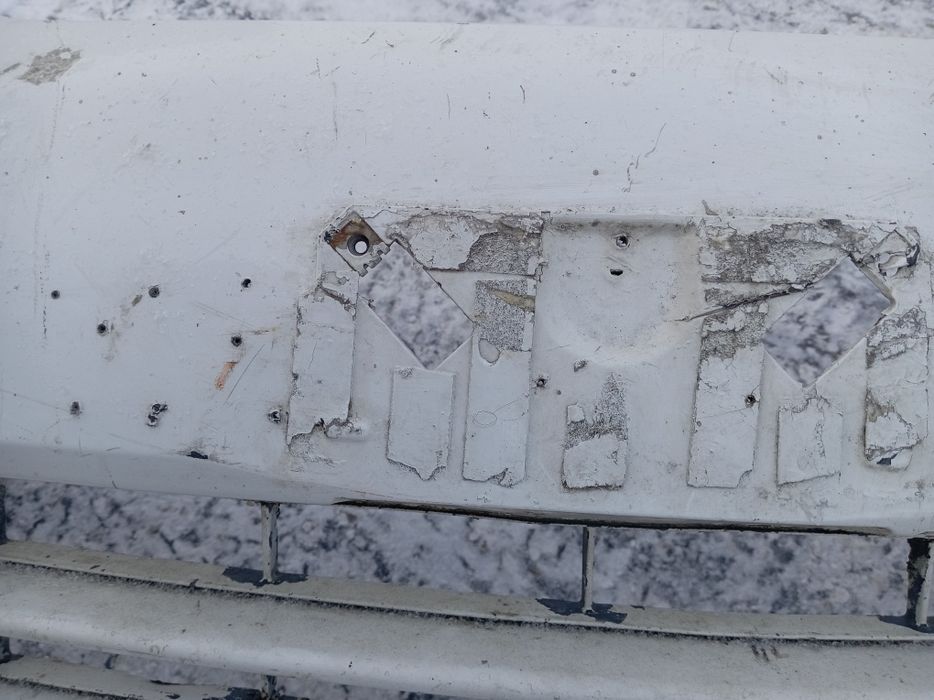 Передний бампер на Toyota Ipsum 25s