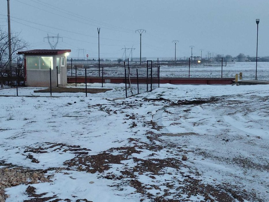 SE VINDE Ferma de ingrasare porci + actiuni cooperativa reproductie