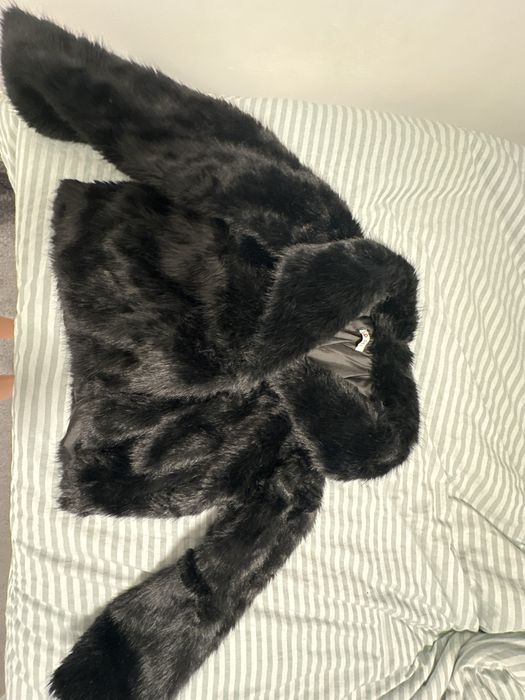 Пухкаво палто в черен цвят