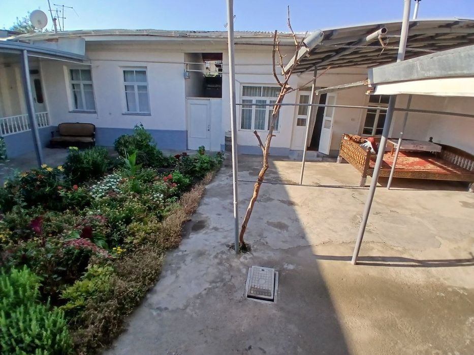 Чигатойда 3.7 сотих б та хоналик ховли сотилади