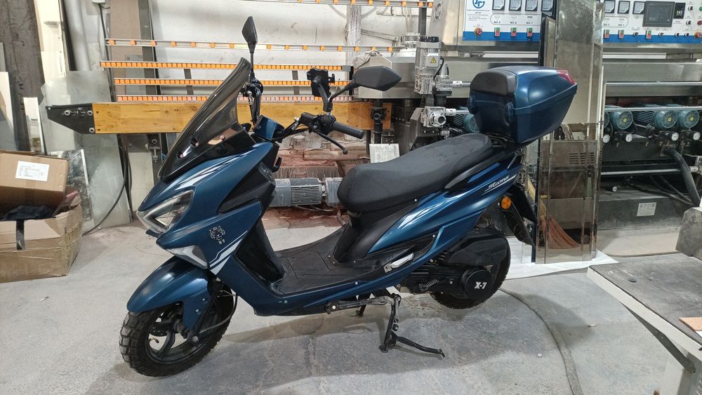 Продам скутер  срочно