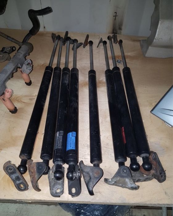 Торсион крышки багажа Лексус Рх Lexus Rx 400/330 Тойота Хайландер