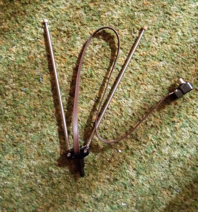 Антенна телевизионная телескопическая