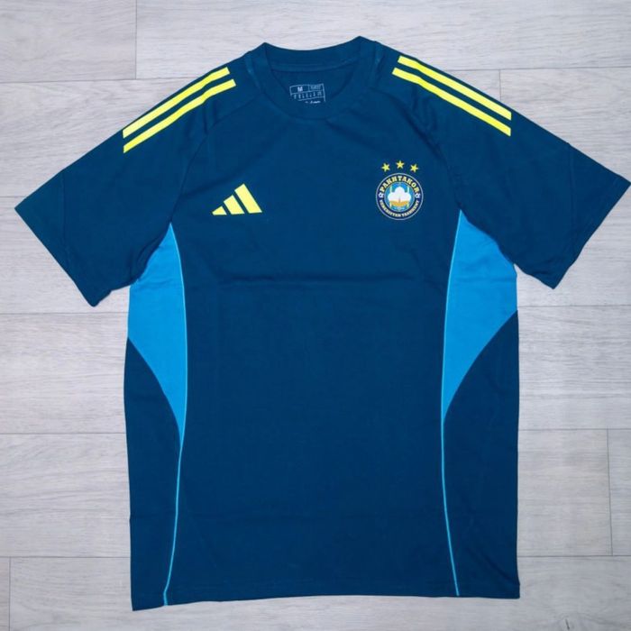 Pakhtakor formalari sotuvda