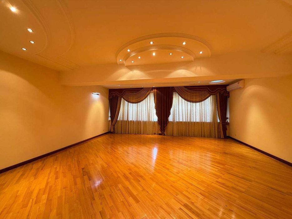 «GABUS»
метро Ойбек, Les Ailes
9/5/8
Площадь: 566 м²