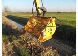 Cupa curatare santuri 1500 mm JCB 3CX 4CX Caterpillar 428 Volvo BL71 Case 580 Komatsu WB93 buldoexcavator BF15 irigatii drenaj