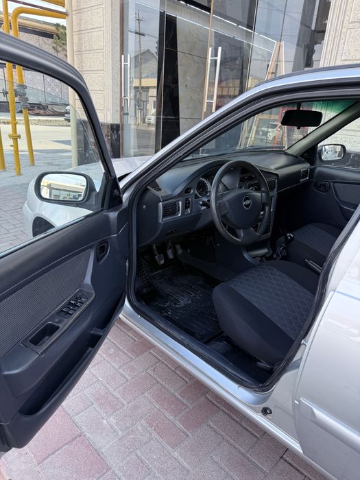 Nexia 2 1.5 sotiladi srochna kraska toza