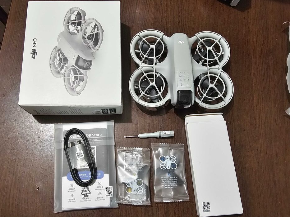 Drona DJI Neo in garantie + carcasa transport