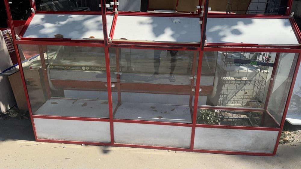 Продам витрины для магазина