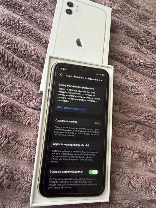 Iphone 11 withe.
