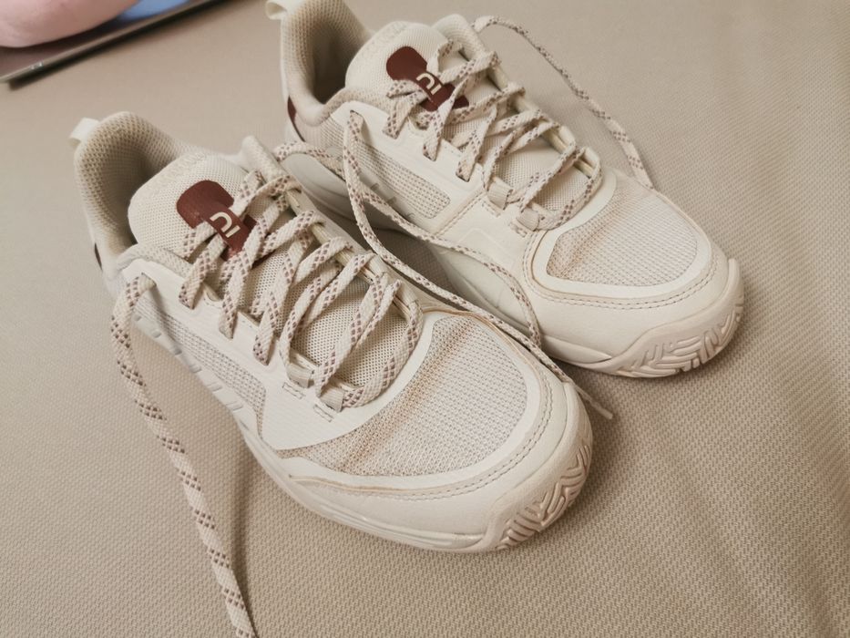 Pantofi tenis, masura 37