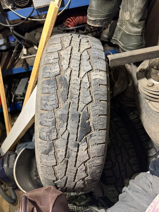 Продам комплект резины с дисками