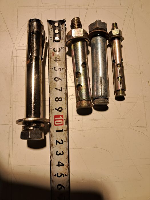 Строительные  анкерные болты для крепления