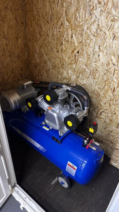 Компрессор воздушный маслянный