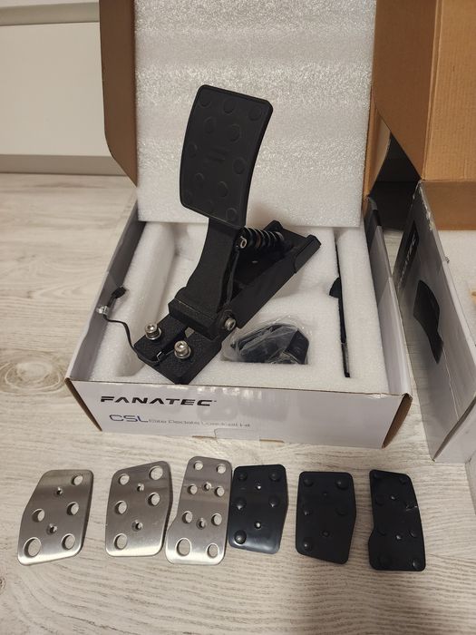 Kit bază, volan și pedale Fanatec CSL Elite pt PlayStation și PC