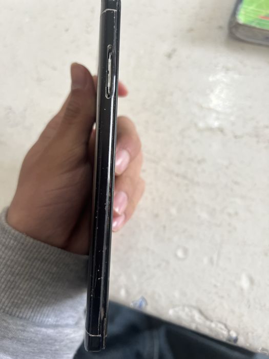 Iphone xs.                  .