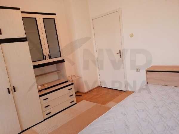 Дава се под наем тристаен апартамент в Център! 21864312