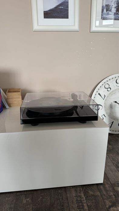 Pro-ject Debut lll Carbon DC Виниловый проигрыватель
